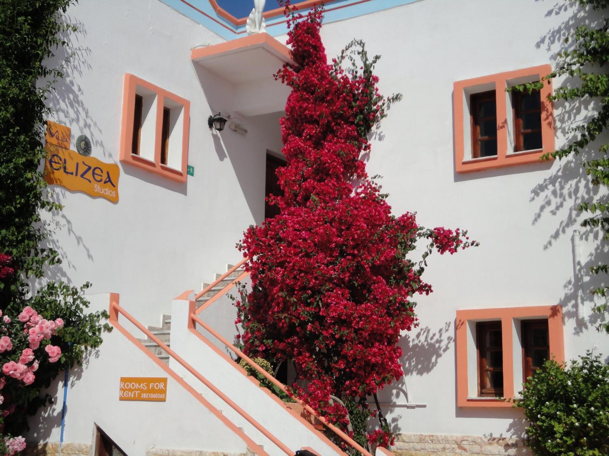 Villa Elizea Stalos Exterior photo