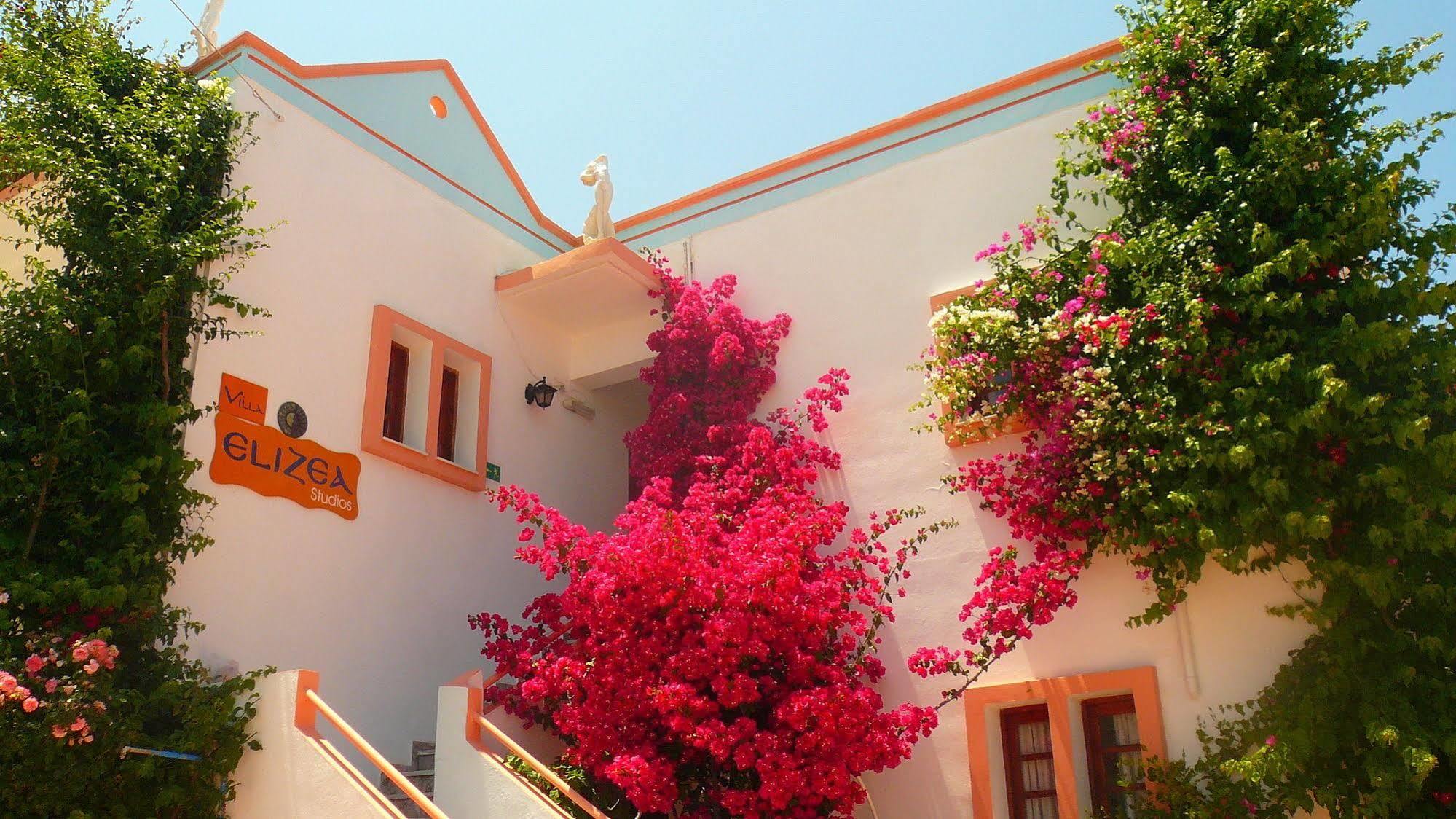 Villa Elizea Stalos Exterior photo